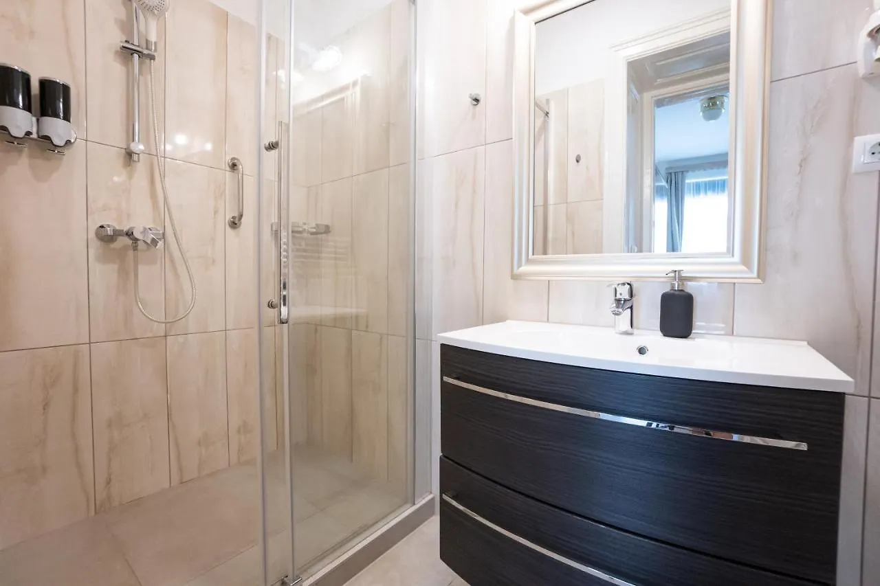 Central Spacious Apartment With A King-Size Bed 비엔나