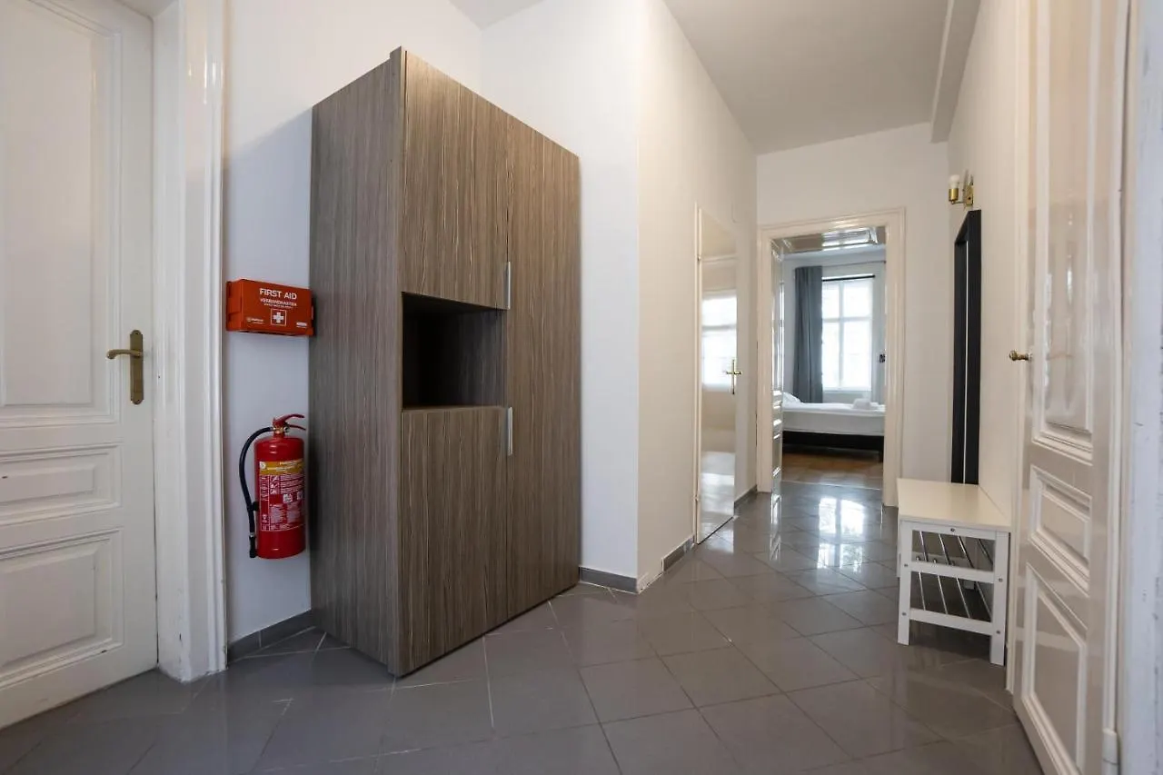 Central Spacious Apartment With A King-Size Bed 비엔나 오스트리아